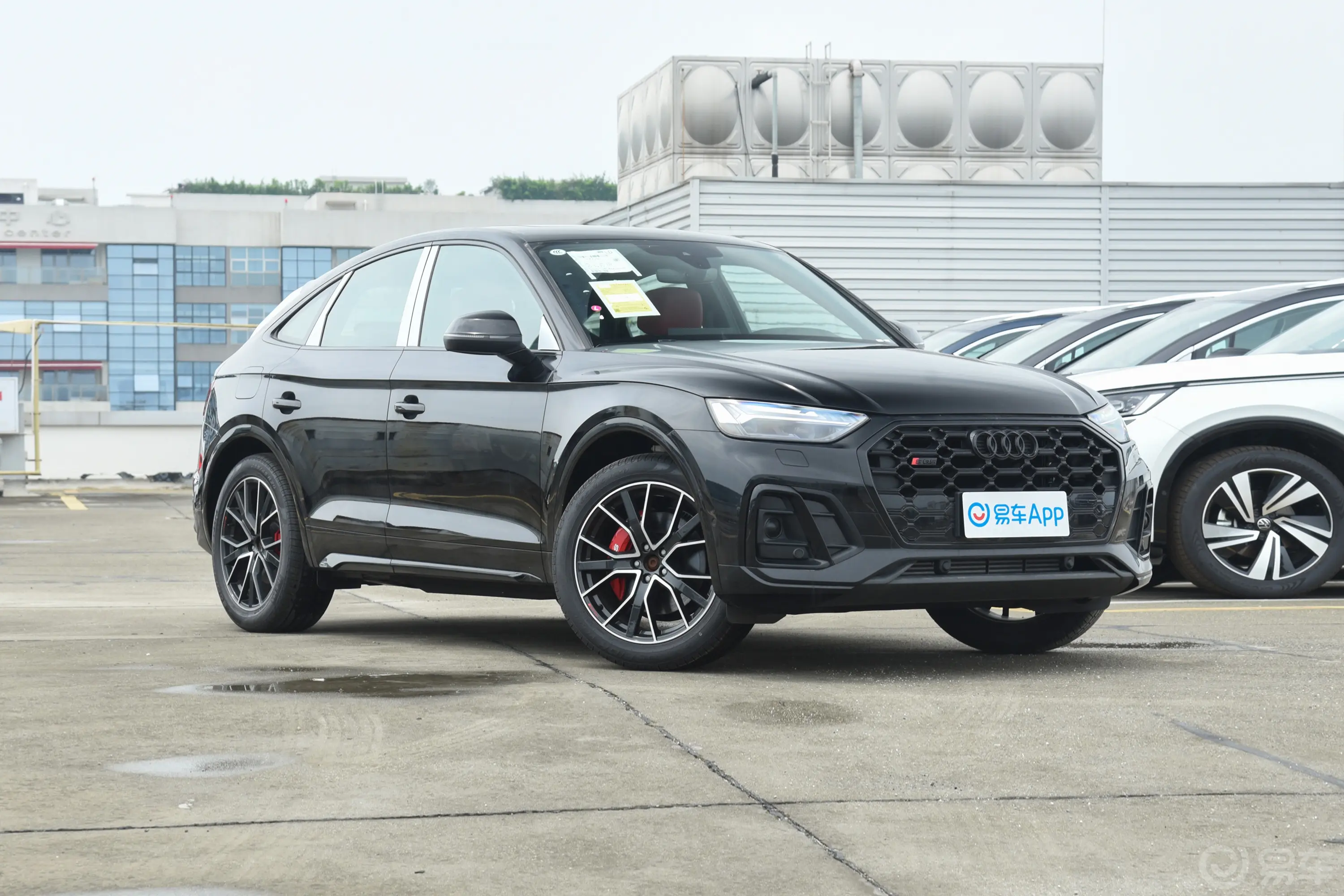 奥迪SQ5 Sportback改款 3.0T quattro侧后45度车头向右水平