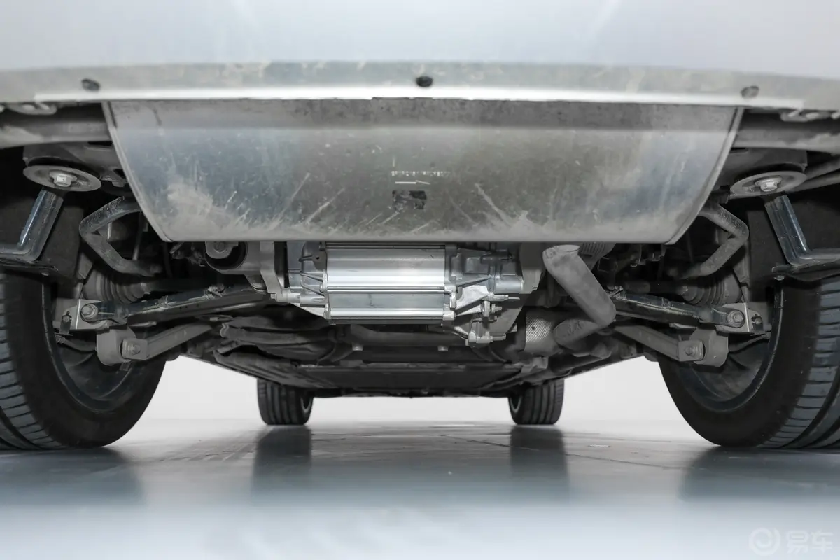 腾势N8DM 1.5T 216km 旗舰版 6座后悬架整体
