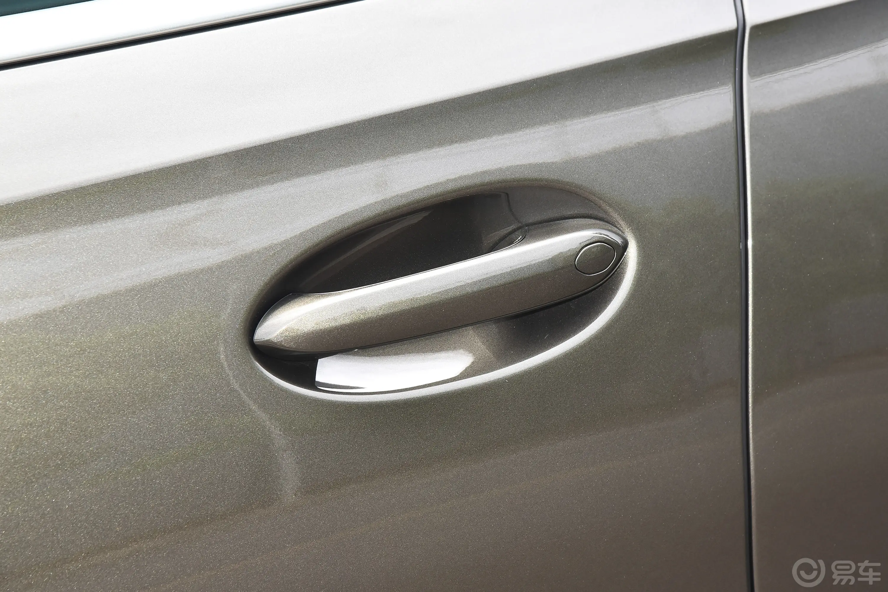 宝马X6改款 xDrive30i M运动套装驾驶员侧前门把手