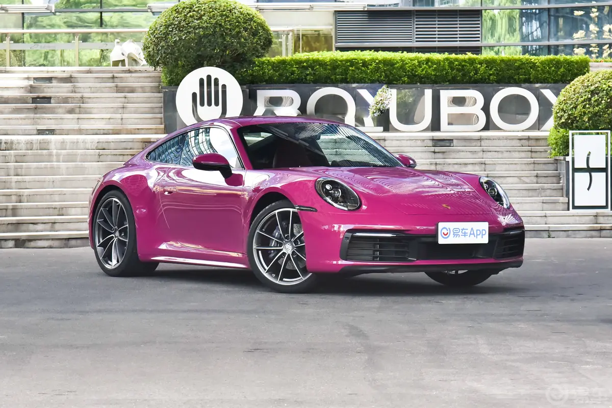 保时捷911Carrera 3.0T侧前45度车头向右水平