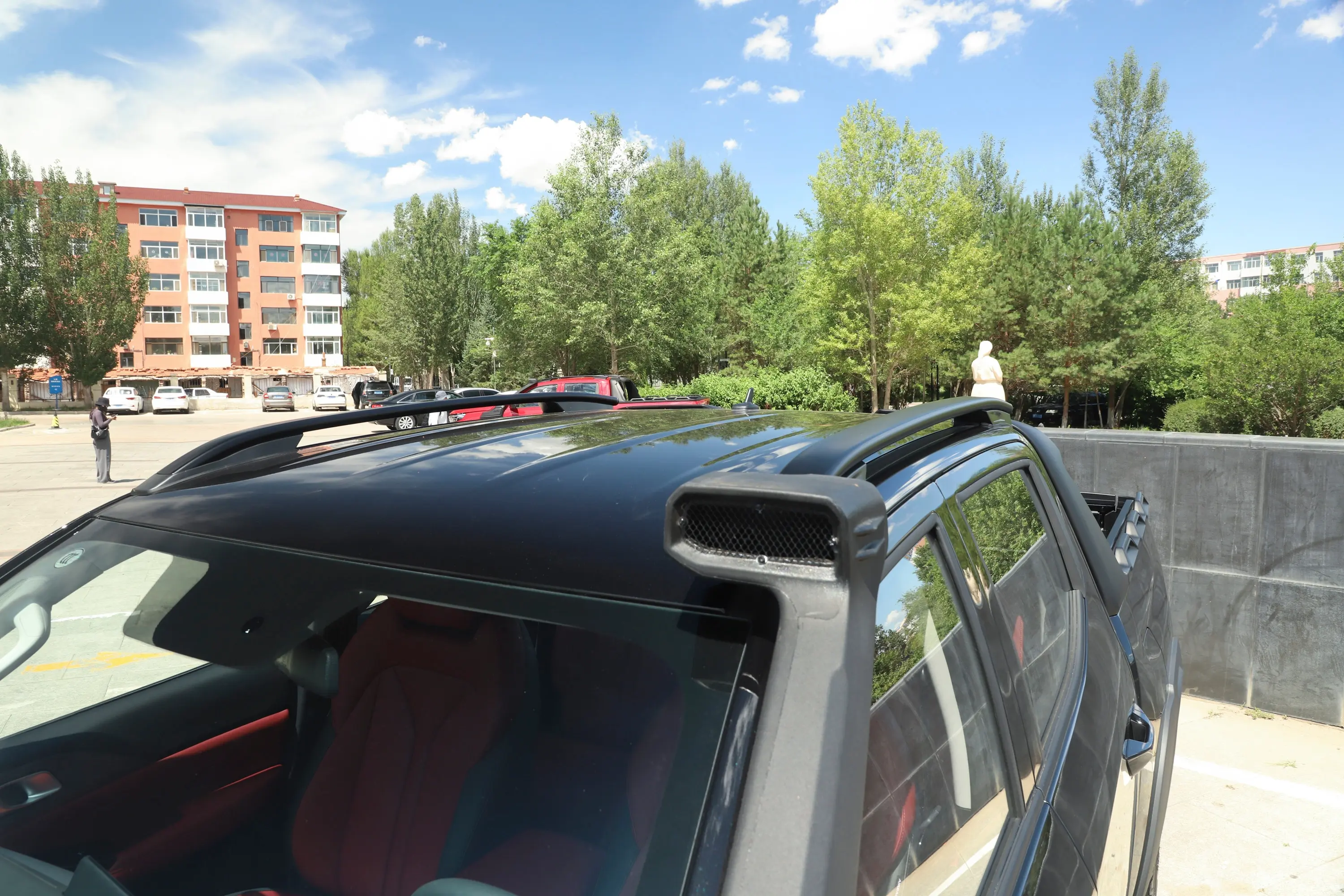 览拓者探索版 2.0T 自动四驱穿越型 汽油天窗