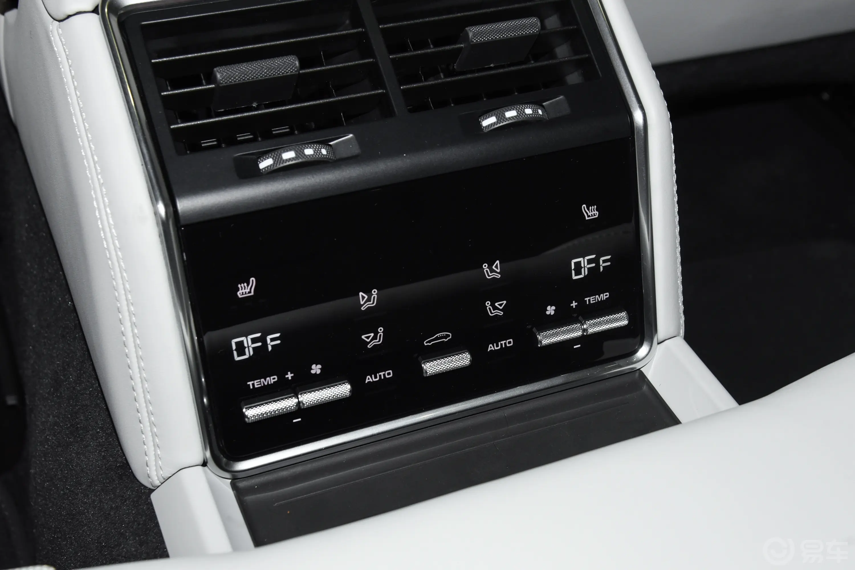 Panamera E-HybridPanamera 4  Sport Turismo 2.9T后排空调控制键