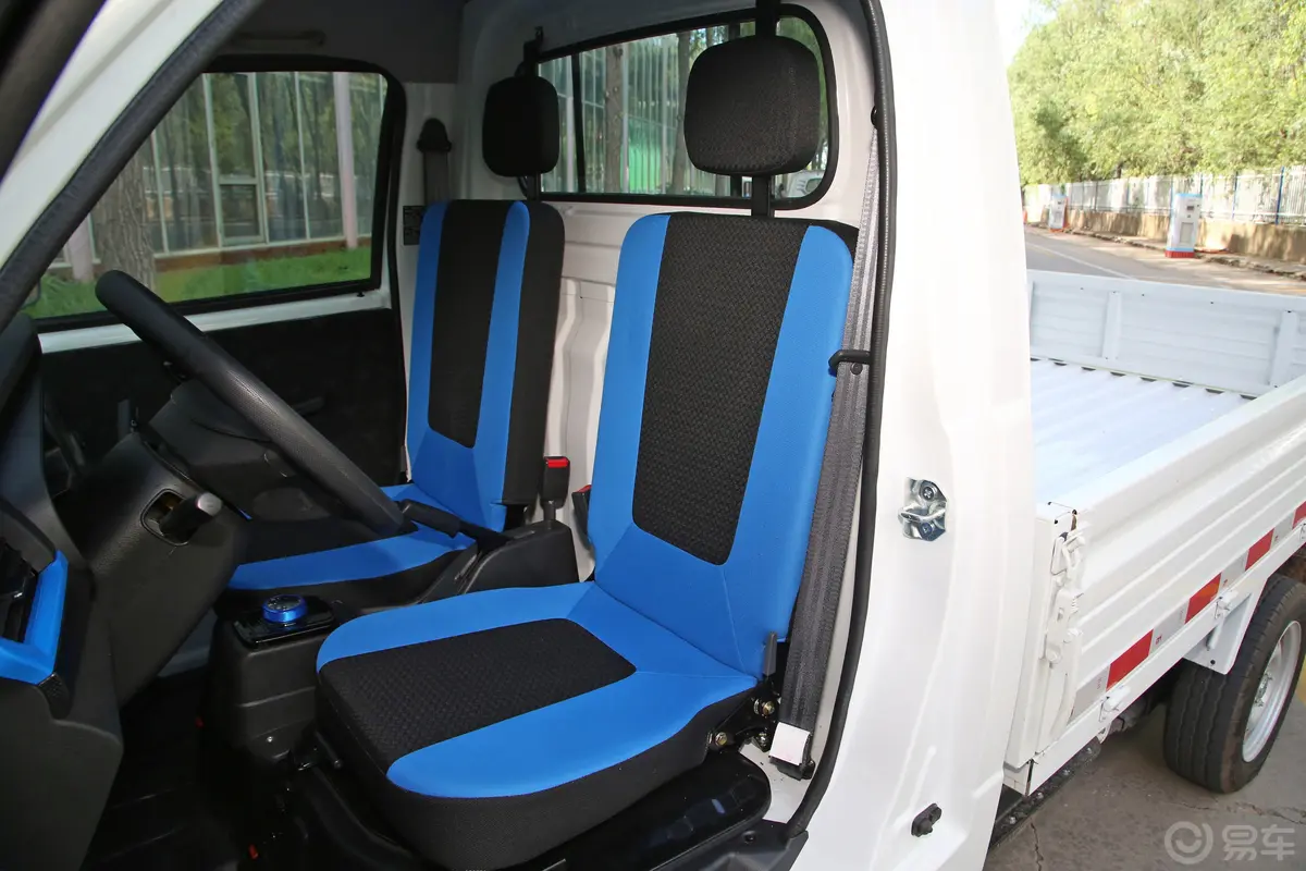 鑫源T1L EV160km 栏板车驾驶员座椅