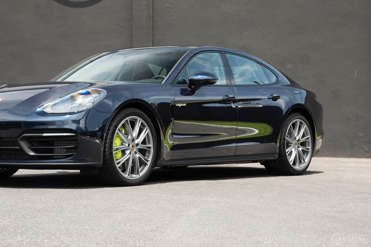 Panamera E-Hybrid改款 Panamera 4 铂金版 2.9T外观细节