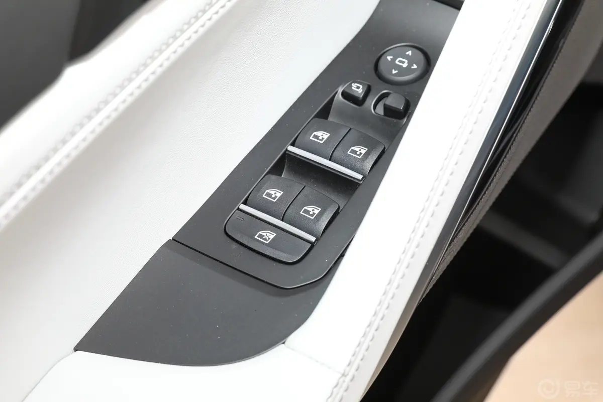 宝马X6改款 xDrive40i 尊享型 M运动套装车窗调节整体