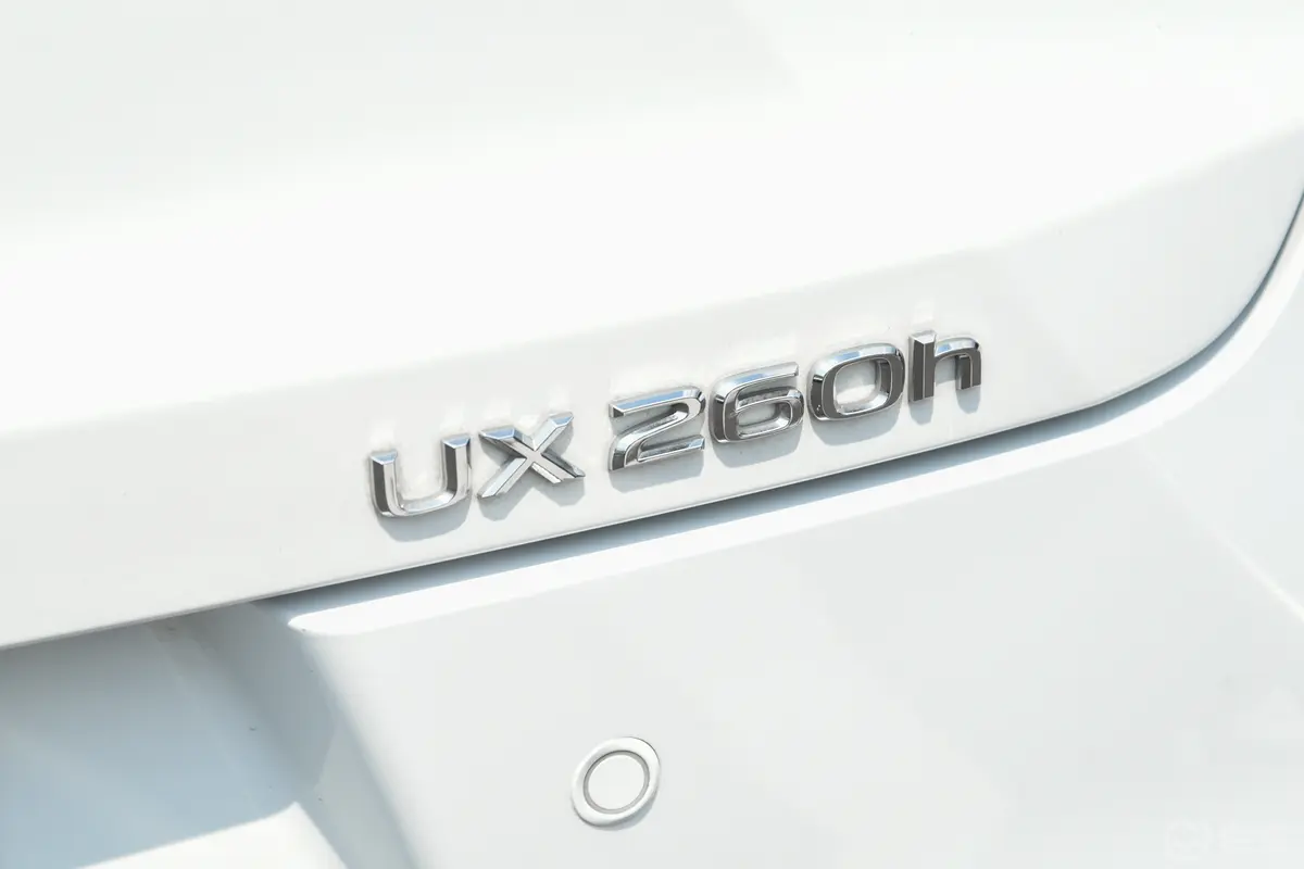 雷克萨斯UX260h F SPORT版外观细节