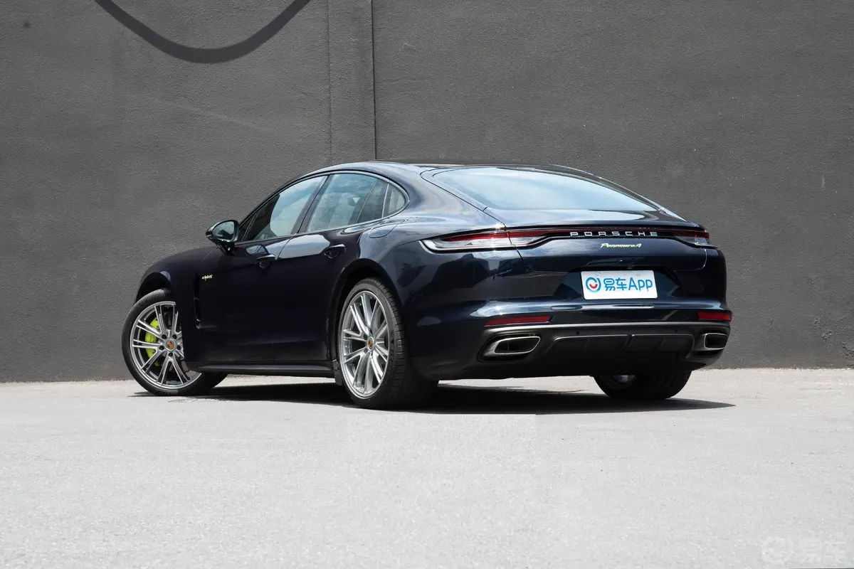 Panamera E-Hybrid改款 Panamera 4 铂金版 2.9T侧后45度车头向左水平