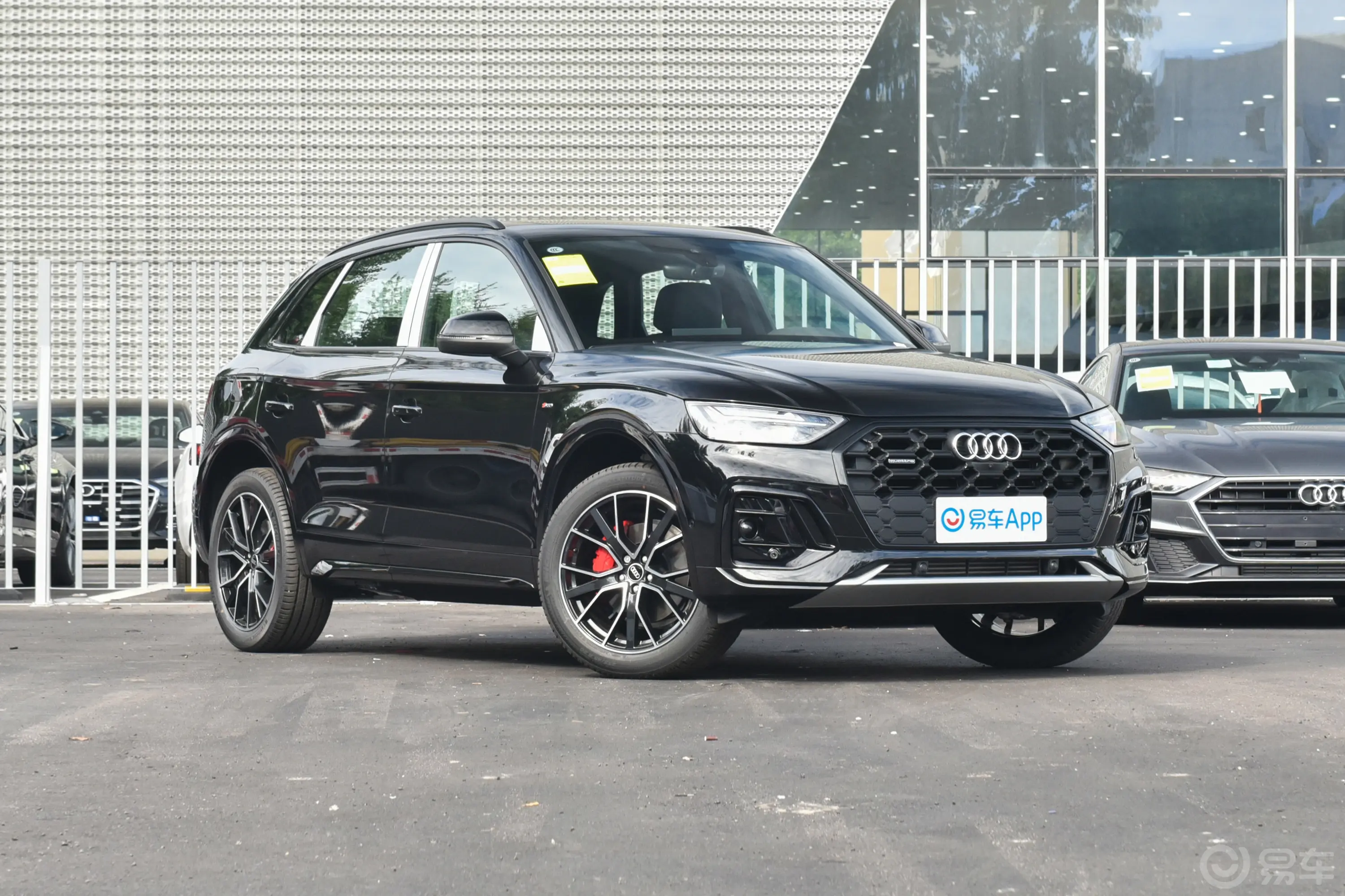 奥迪Q5L45 TFSI 豪华动感型前轮毂造型