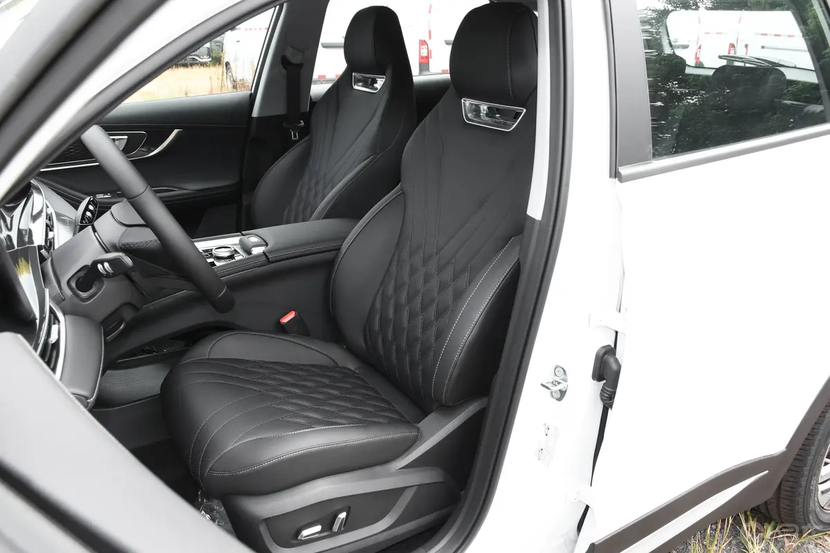 瑞虎7 PLUS冠军版 1.5T CVT豪华型驾驶员座椅