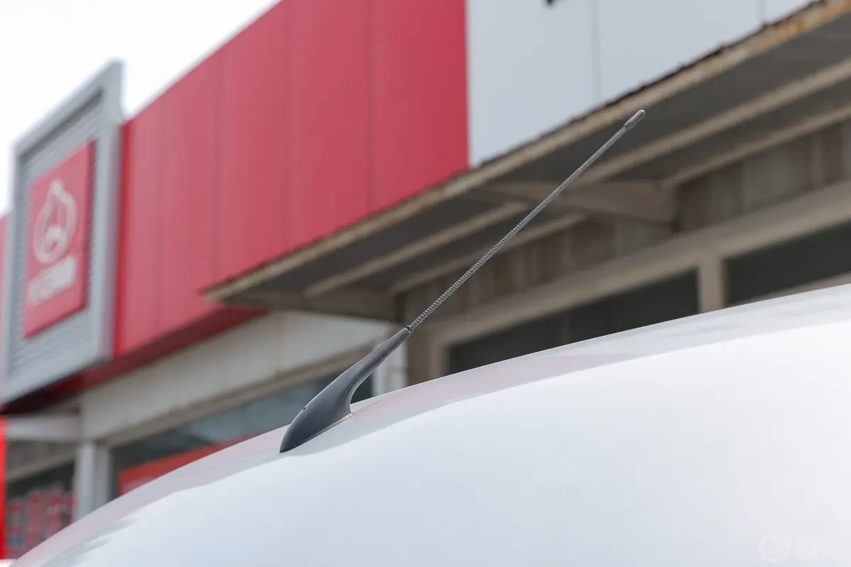 跨越星V31.3L 厢式标准型 5座外观细节