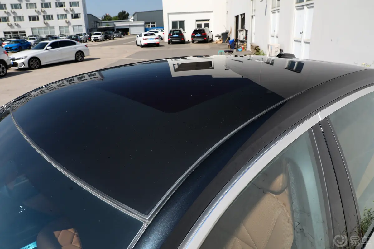 宝马i7eDrive50L 领先型 豪华套装天窗
