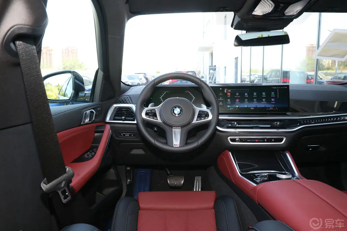 宝马X6改款 xDrive30i M运动套装驾驶位区域
