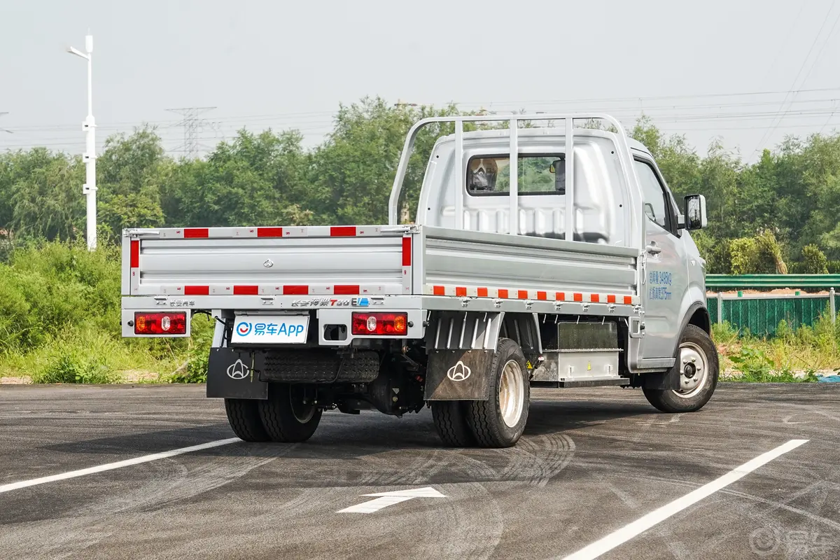 神骐T30 EV301km 栏板车舒适型侧后45度车头向右水平