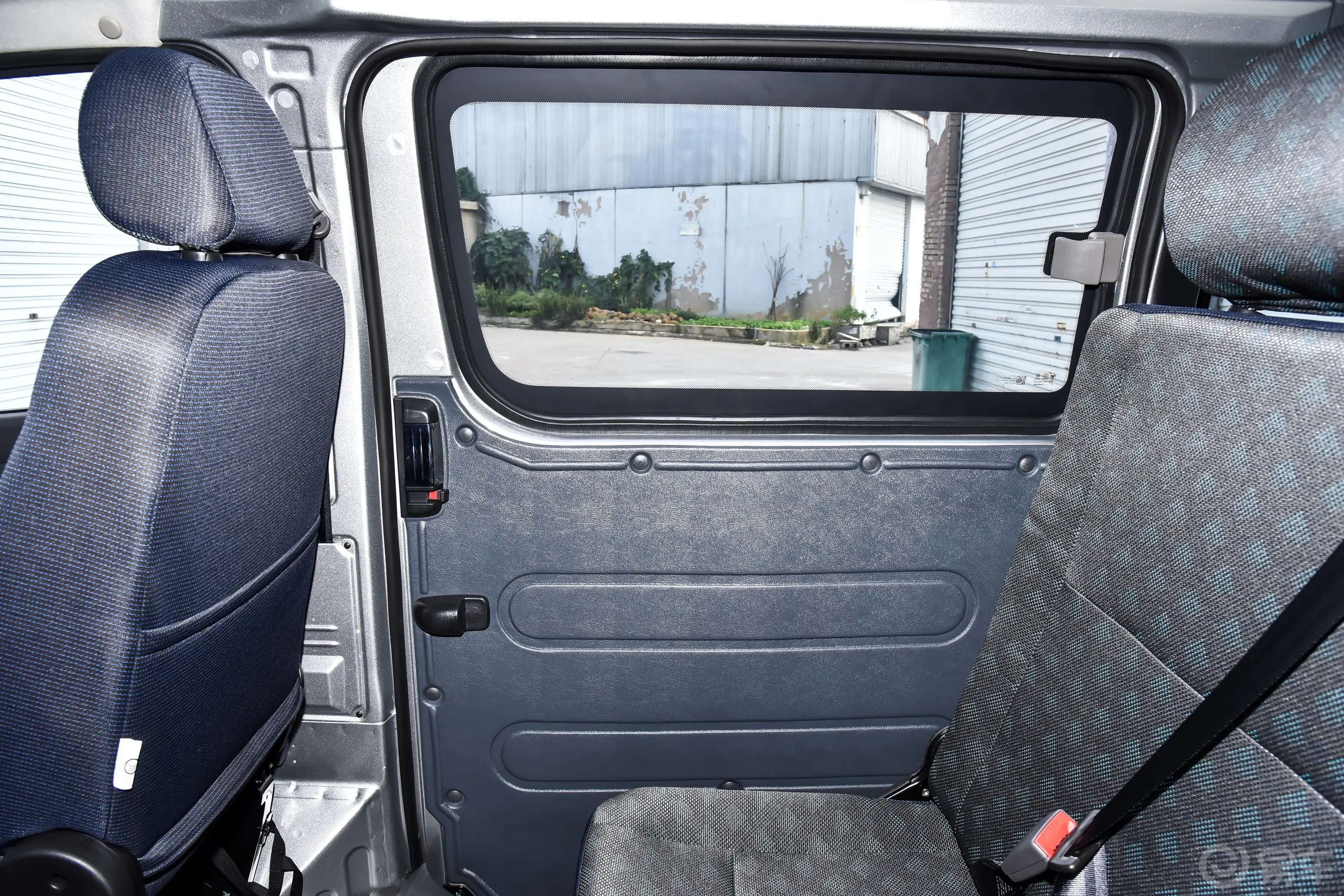 风景G5商运版 2.0L 明窗 5/6座 汽油驾驶员侧后车门
