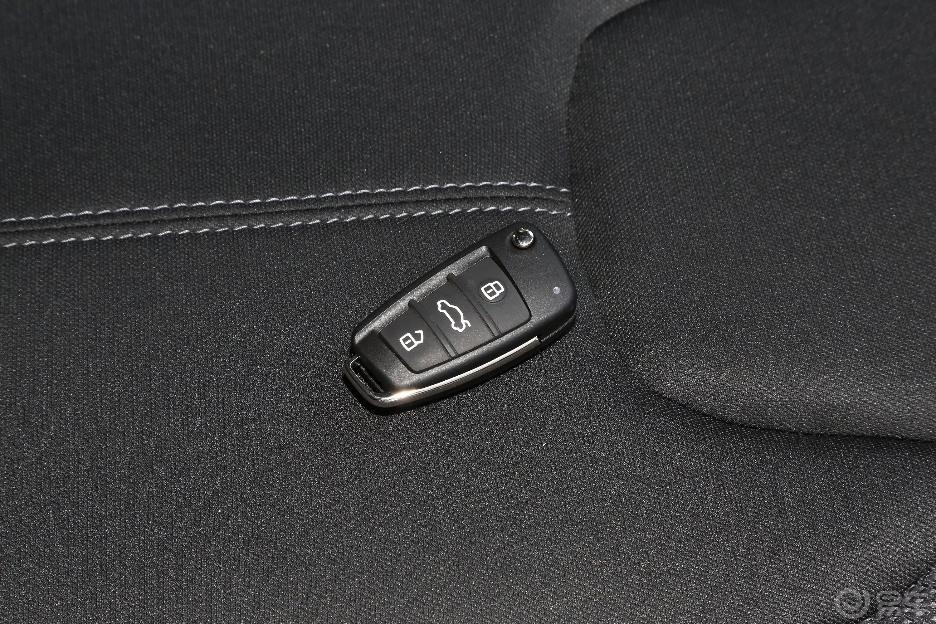 瑞虎3x改款 1.5L 手动电商版钥匙正面