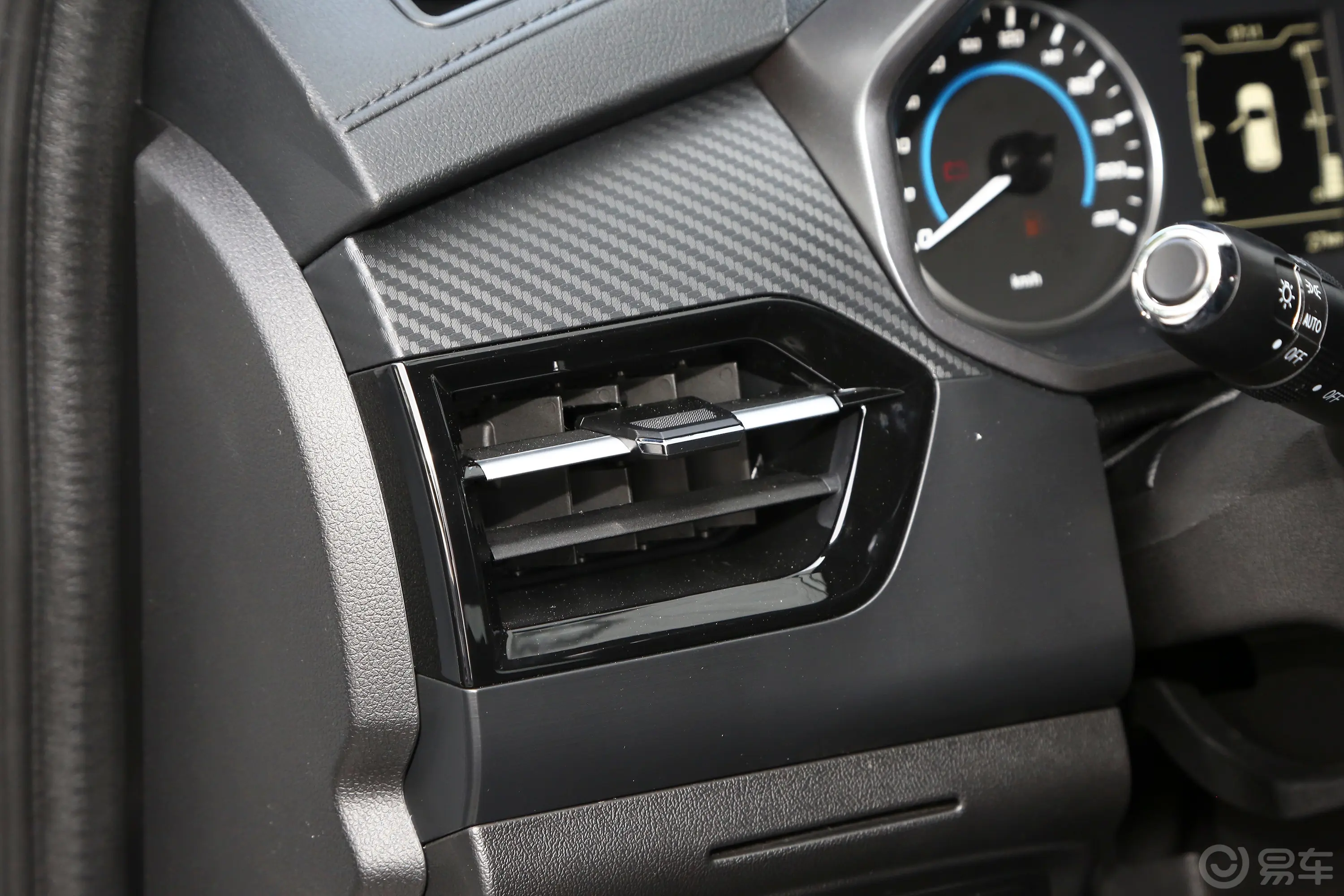 瑞虎3x改款 1.5L 手动电商版主驾驶位