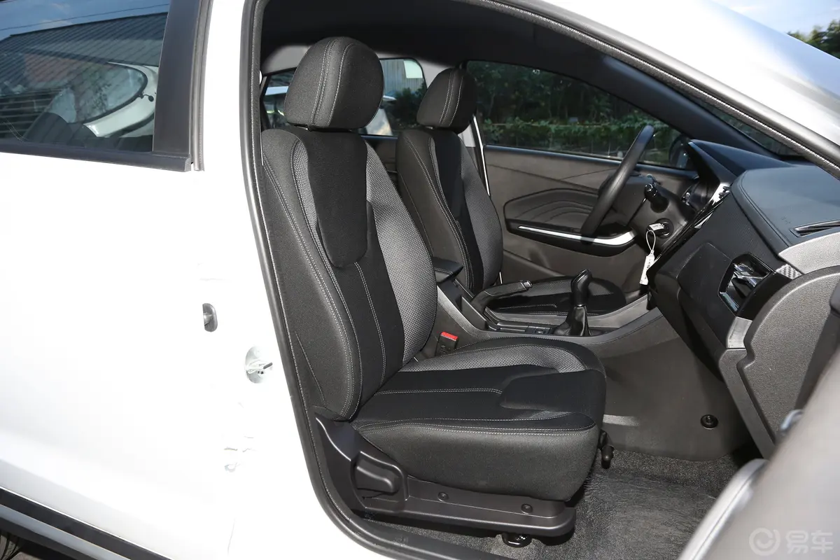 瑞虎3x改款 1.5L 手动电商版副驾驶座椅