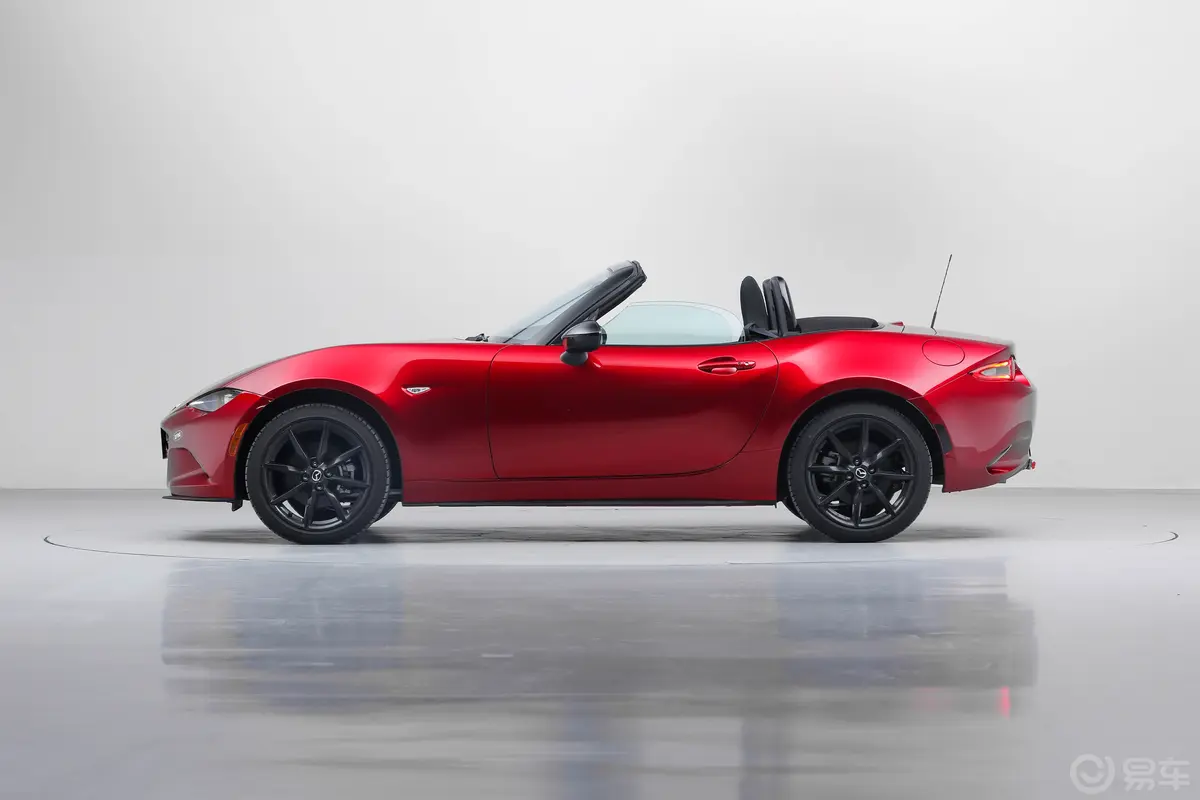 马自达MX-5MIATA SPORT 手动 软顶敞篷版敞篷状态