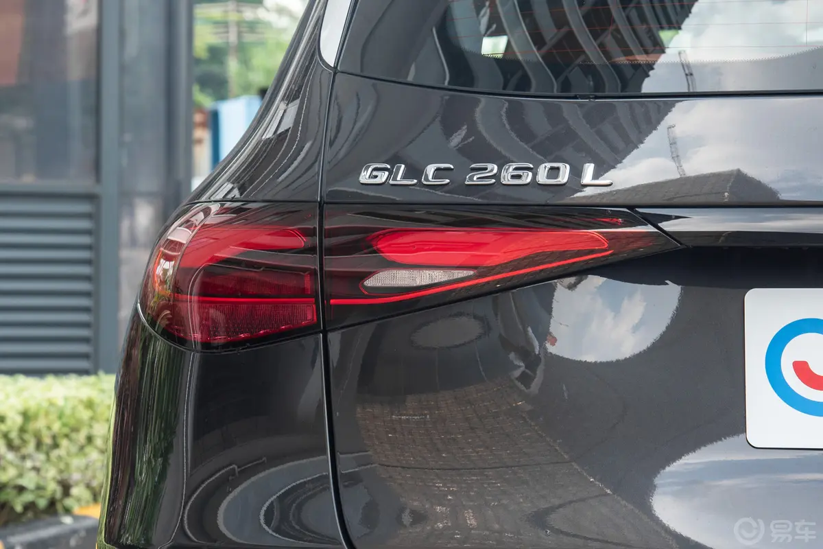 奔驰GLC改款  GLC 260 L 4MATIC 动感型 7座外观灯组