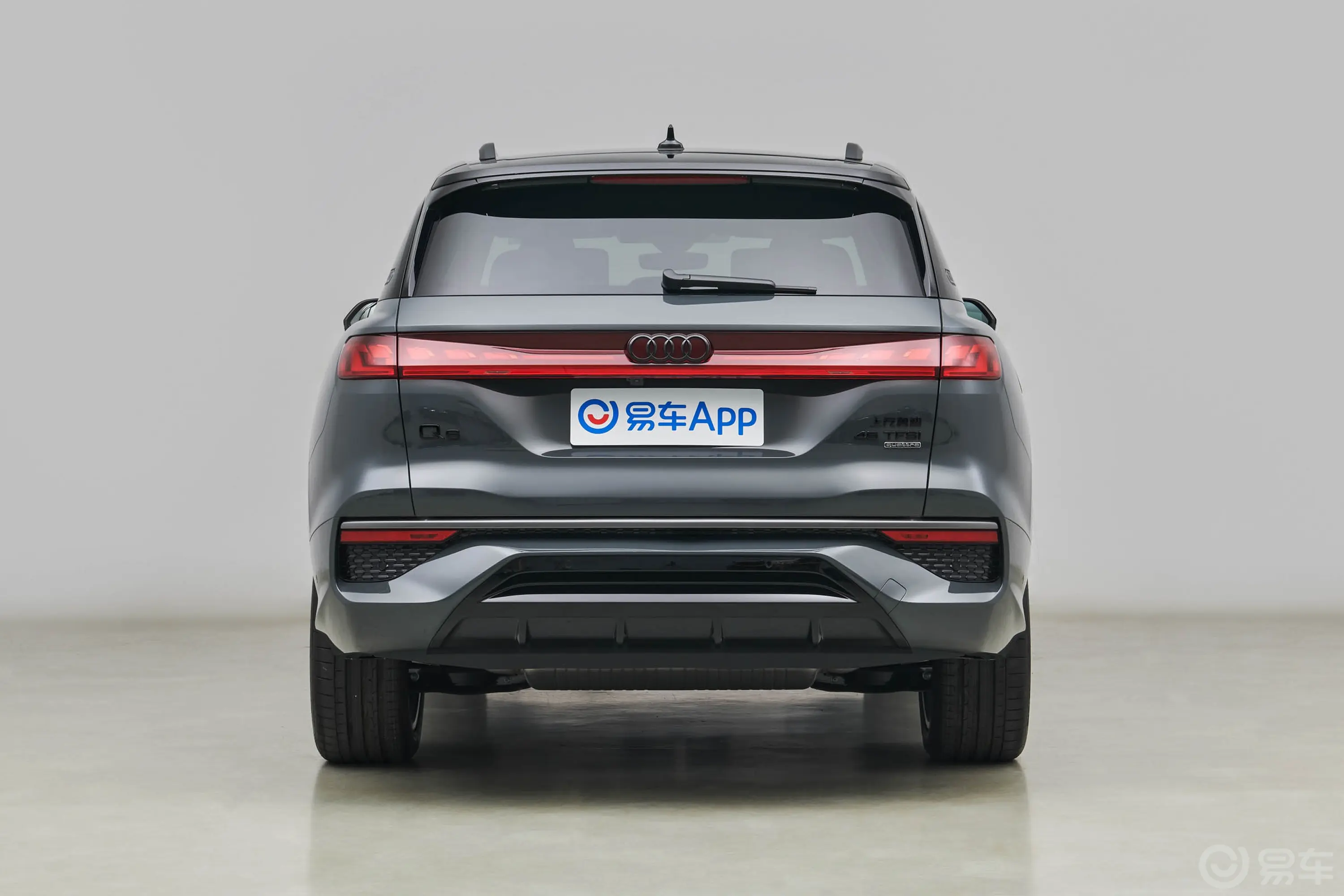 奥迪Q645 TFSI quattro 影武士 7座外观