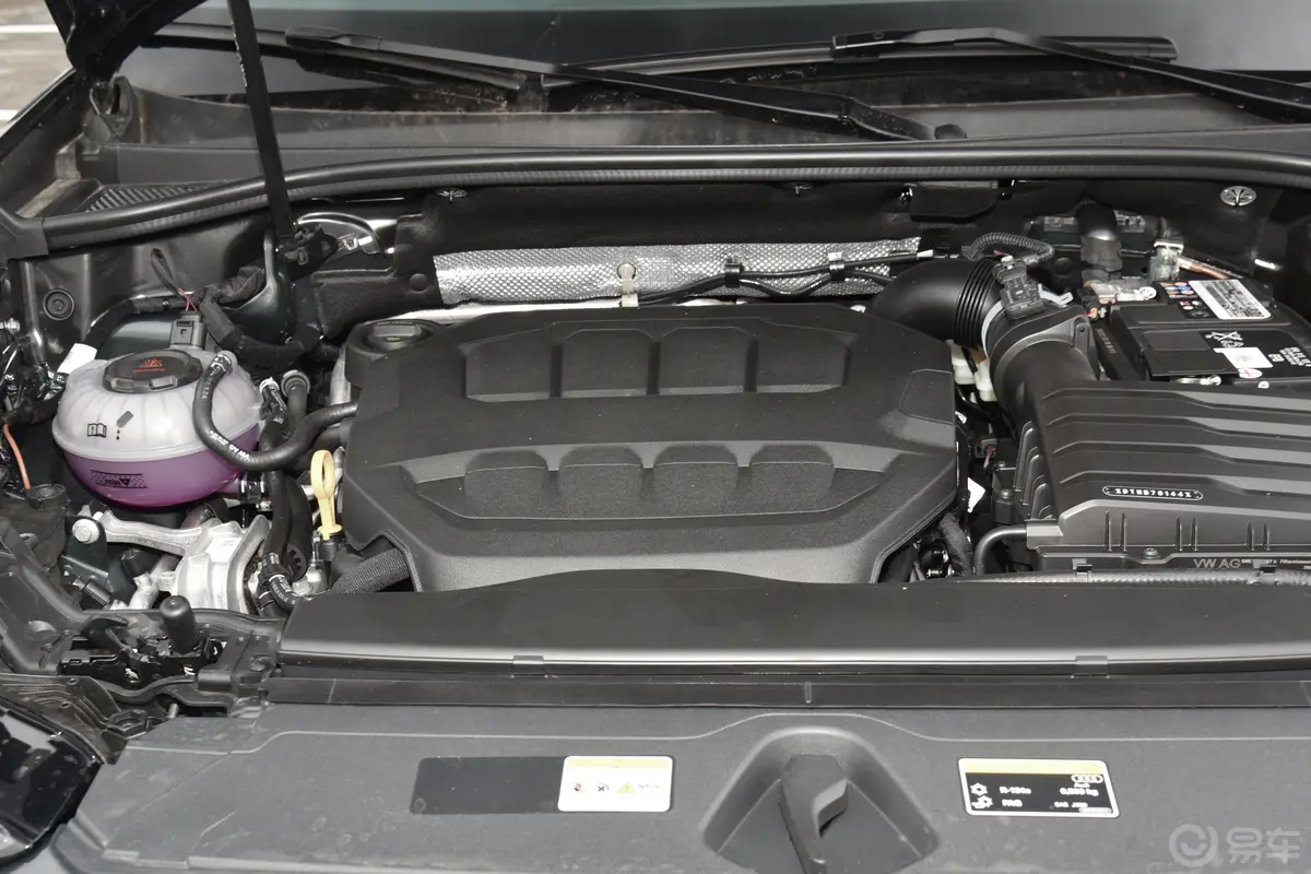 奥迪Q3 Sportback40 TFSI RS套件燃速型发动机特写