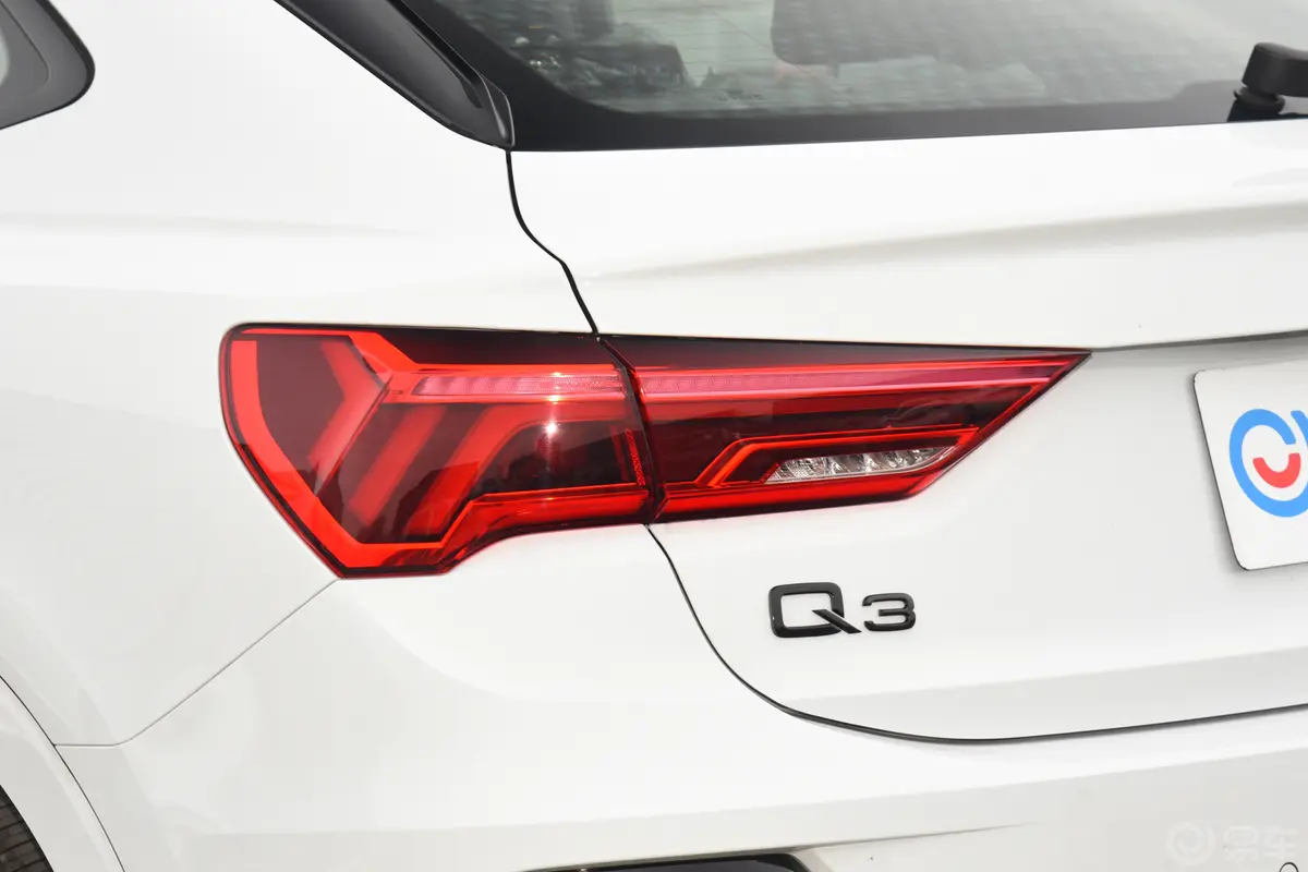 奥迪Q3 Sportback35 TFSI 进取型外观灯组