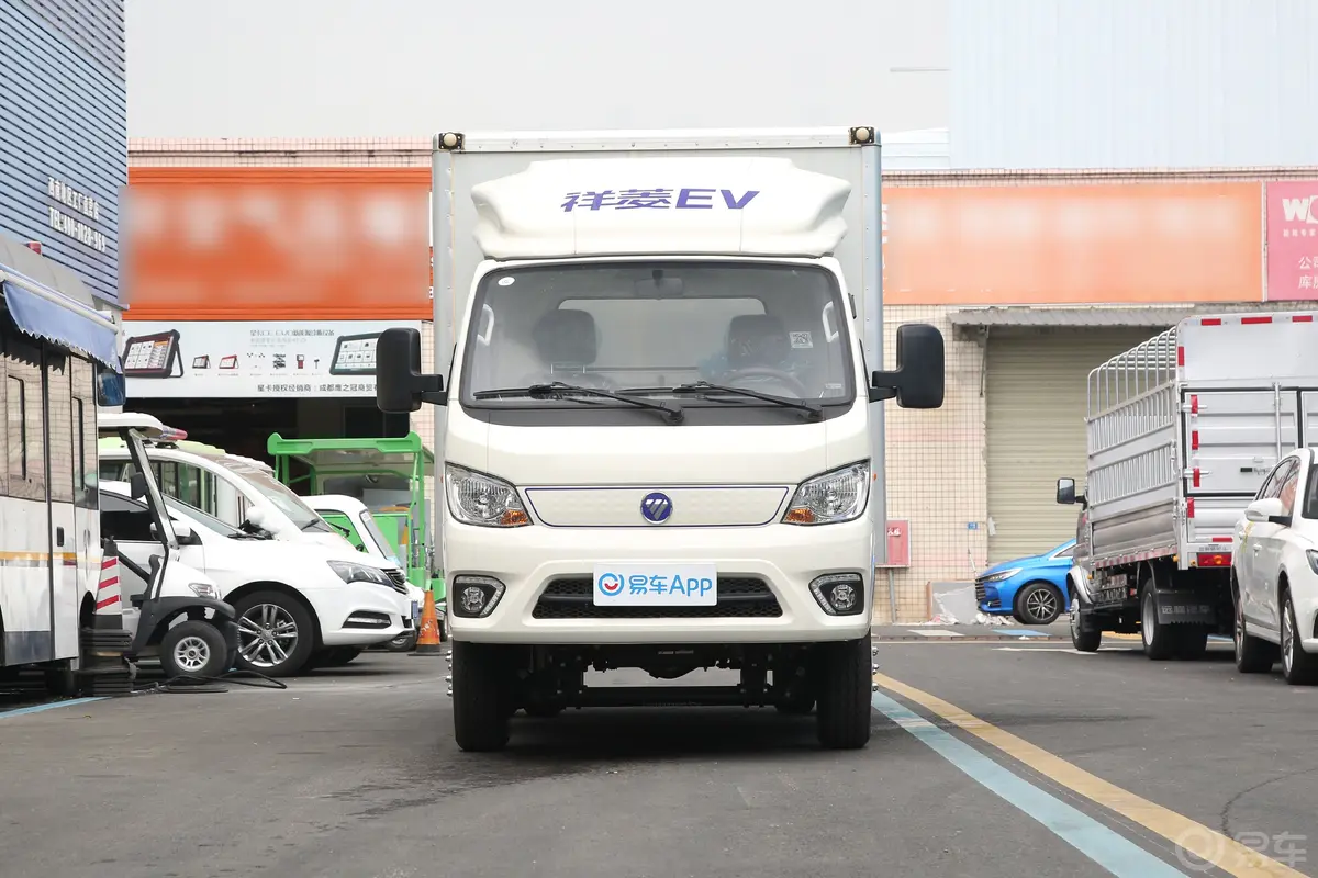 祥菱M EV260km M2 标轴厢式车正前水平