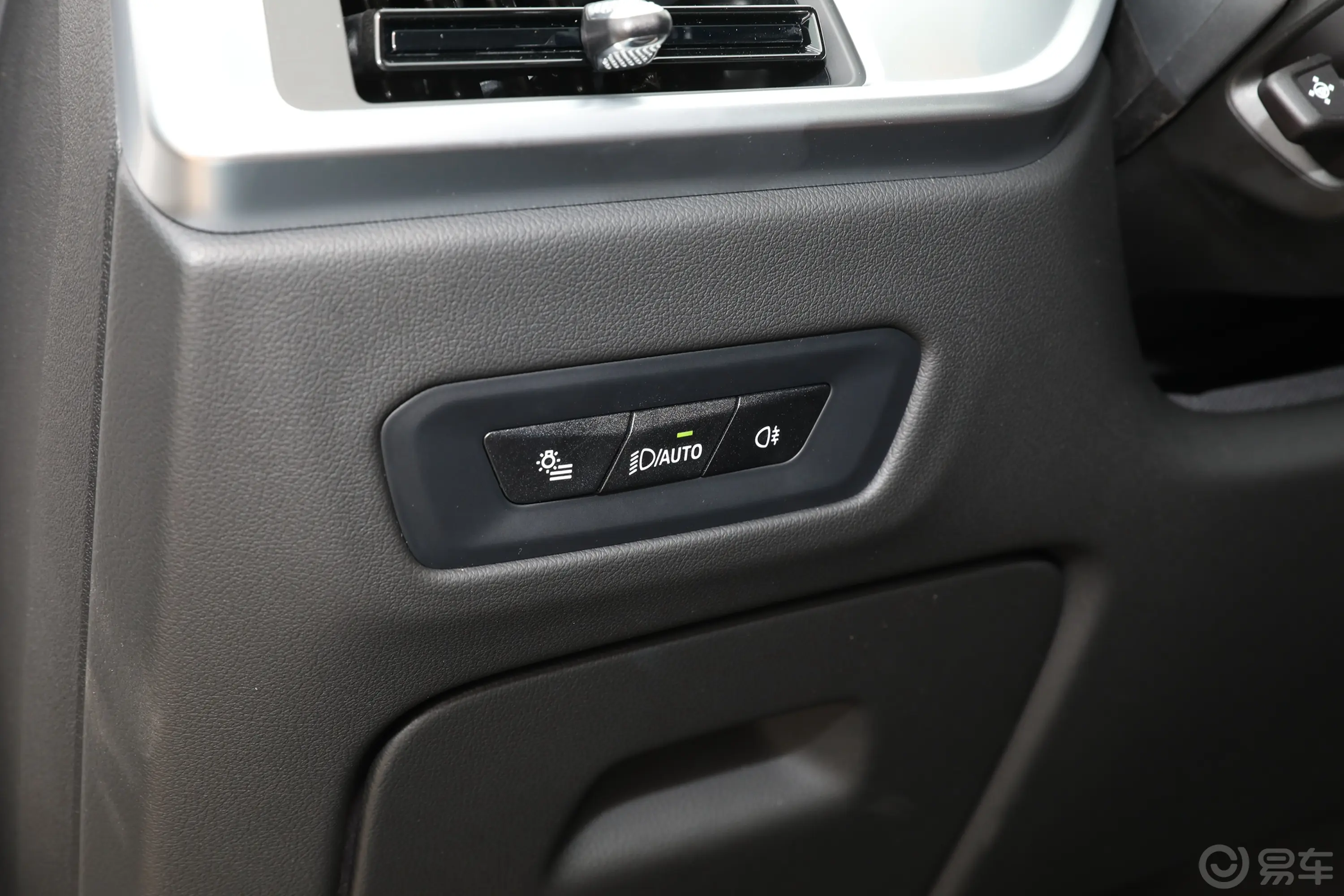 宝马X5xDrive30Li 尊享型M运动套装灯光控制区