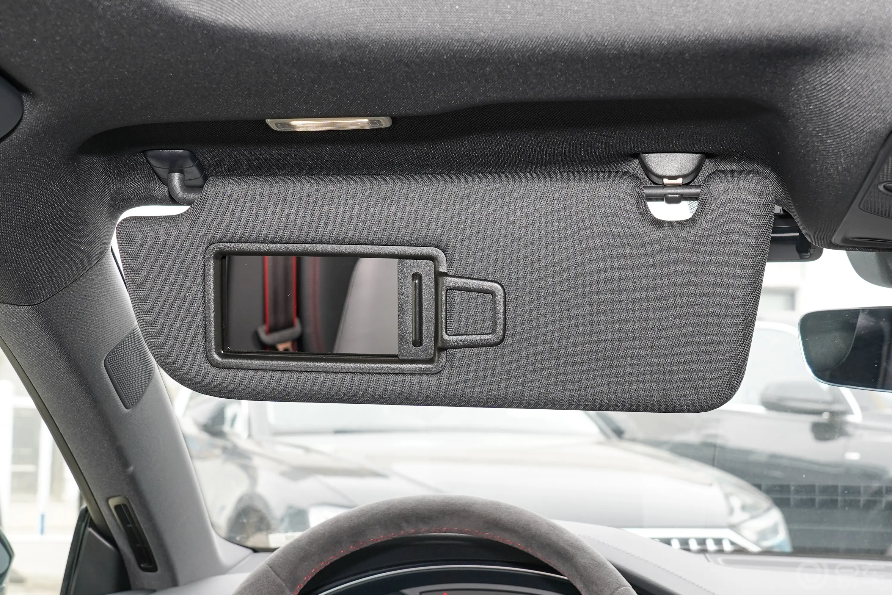 奥迪S72.9T Sportback 竞技限量版驾驶位遮阳板