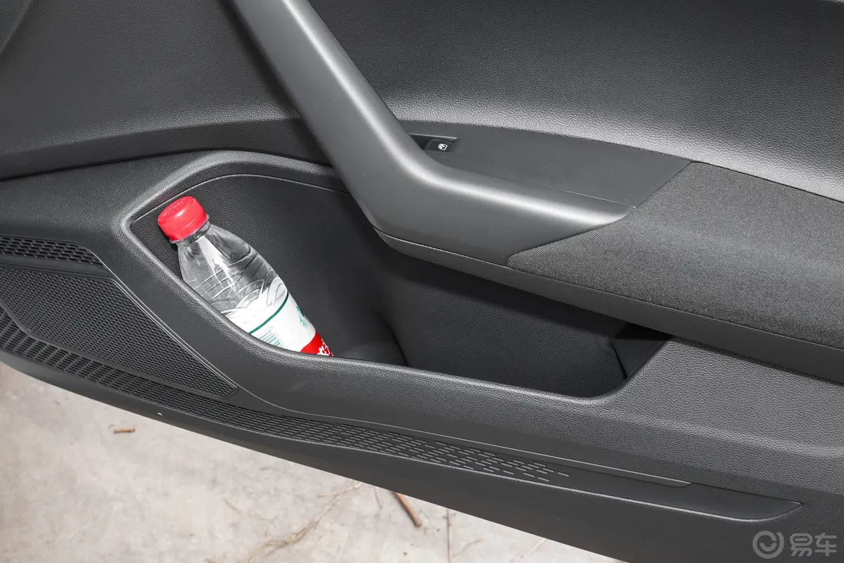 PoloPlus 1.5L 自动全景乐享版副驾驶位