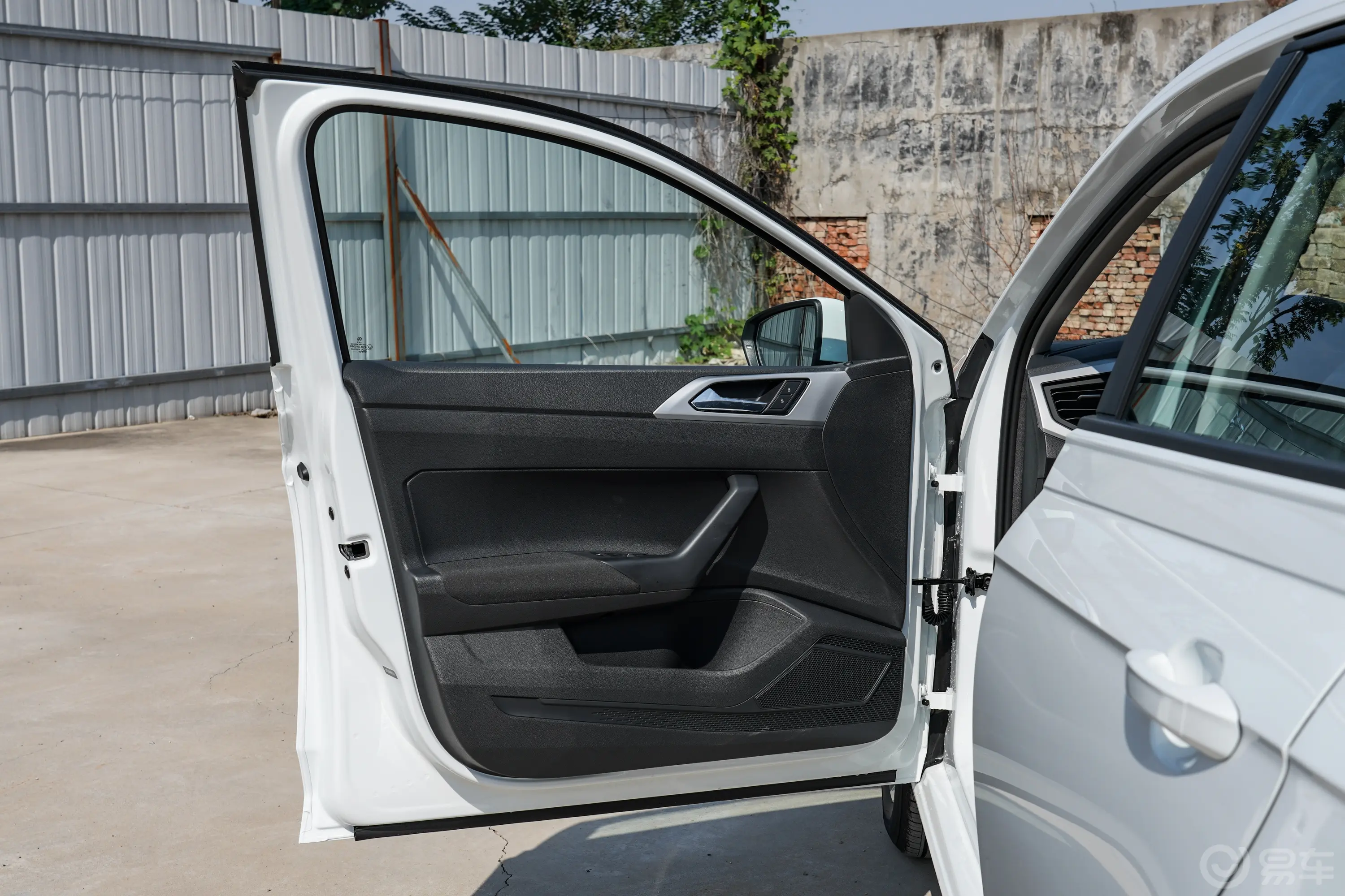 PoloPlus 1.5L 自动全景乐享版驾驶员侧前车门