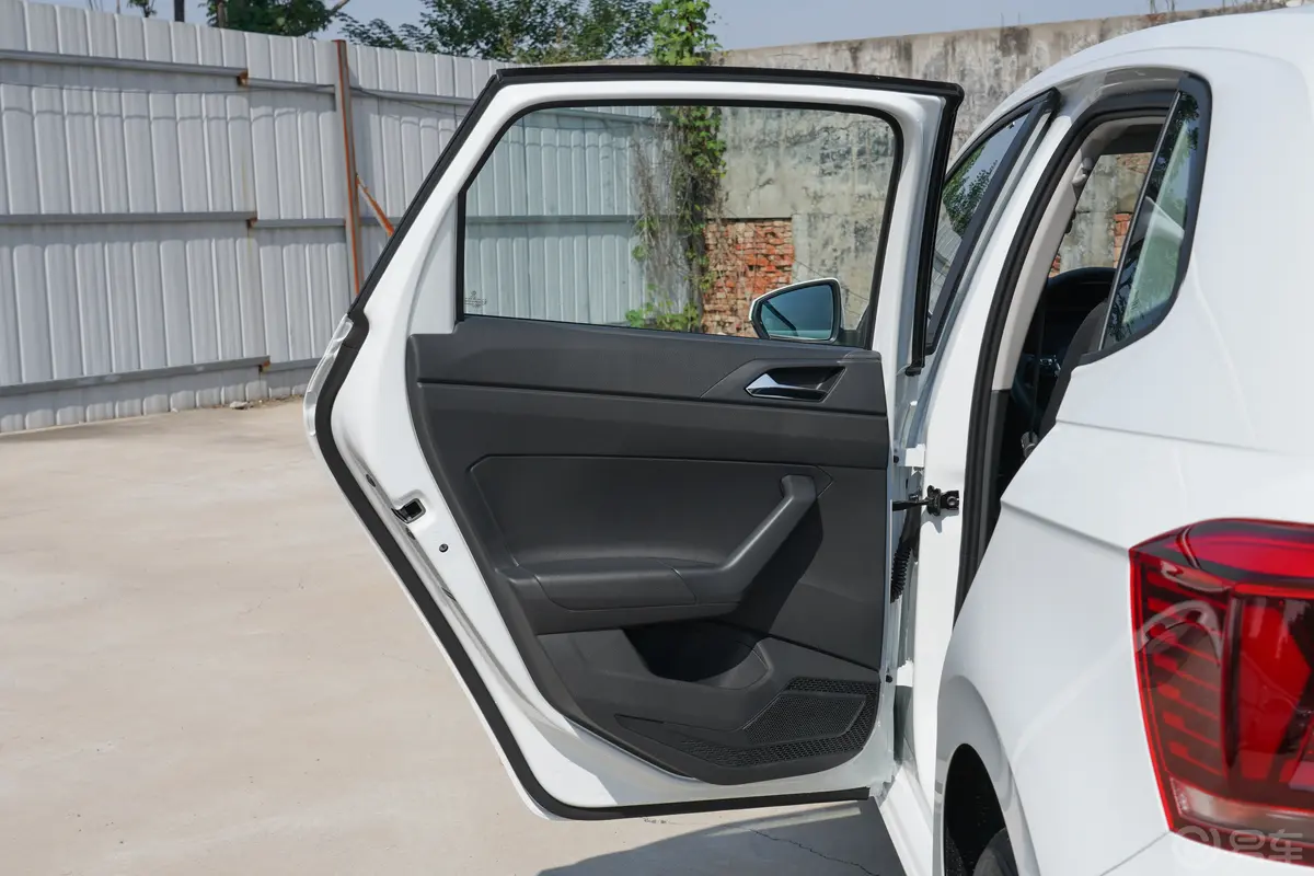 PoloPlus 1.5L 自动全景乐享版驾驶员侧后车门
