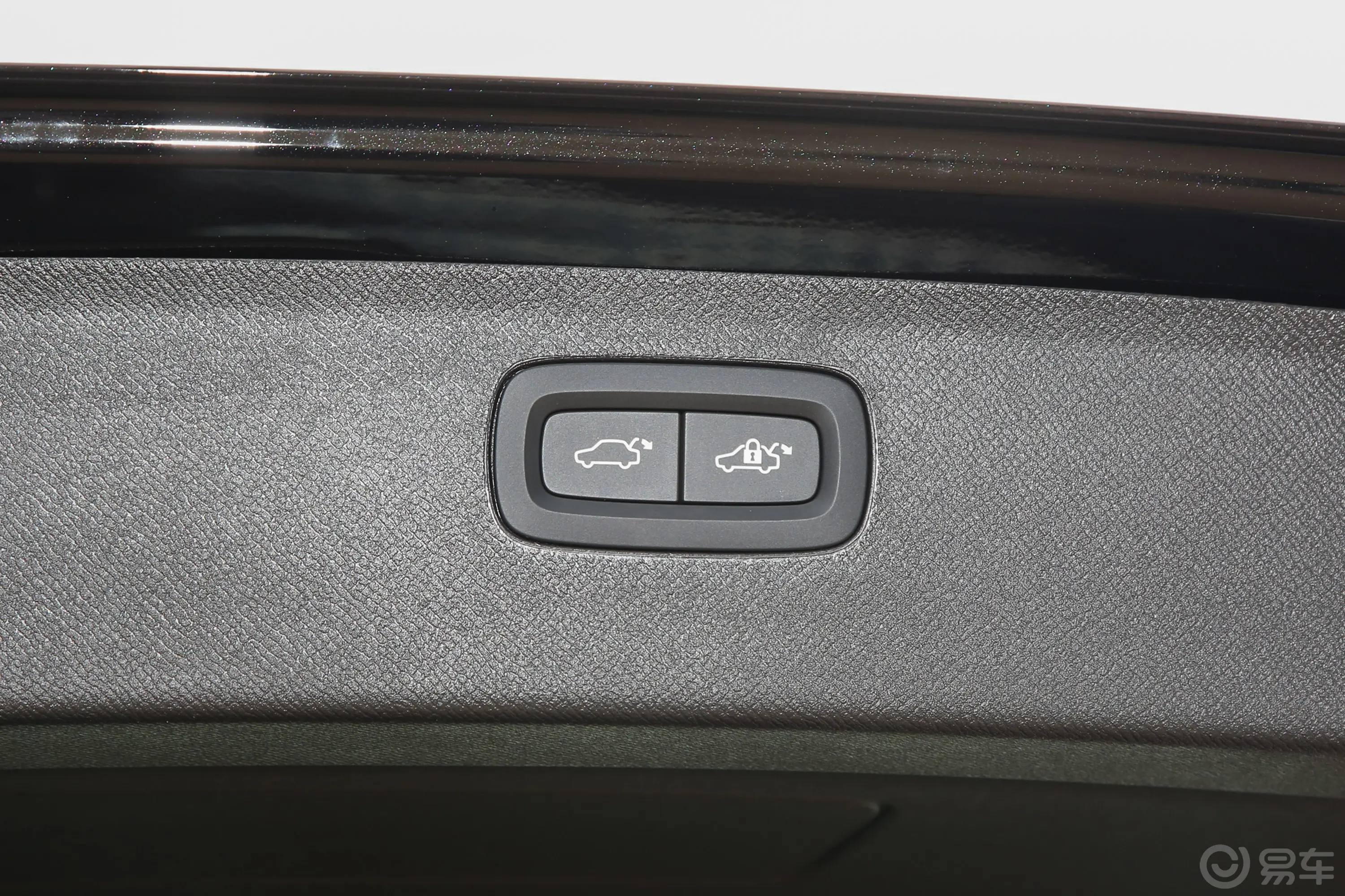 沃尔沃XC90B5 智行豪华版 5座电动尾门按键（手动扶手）