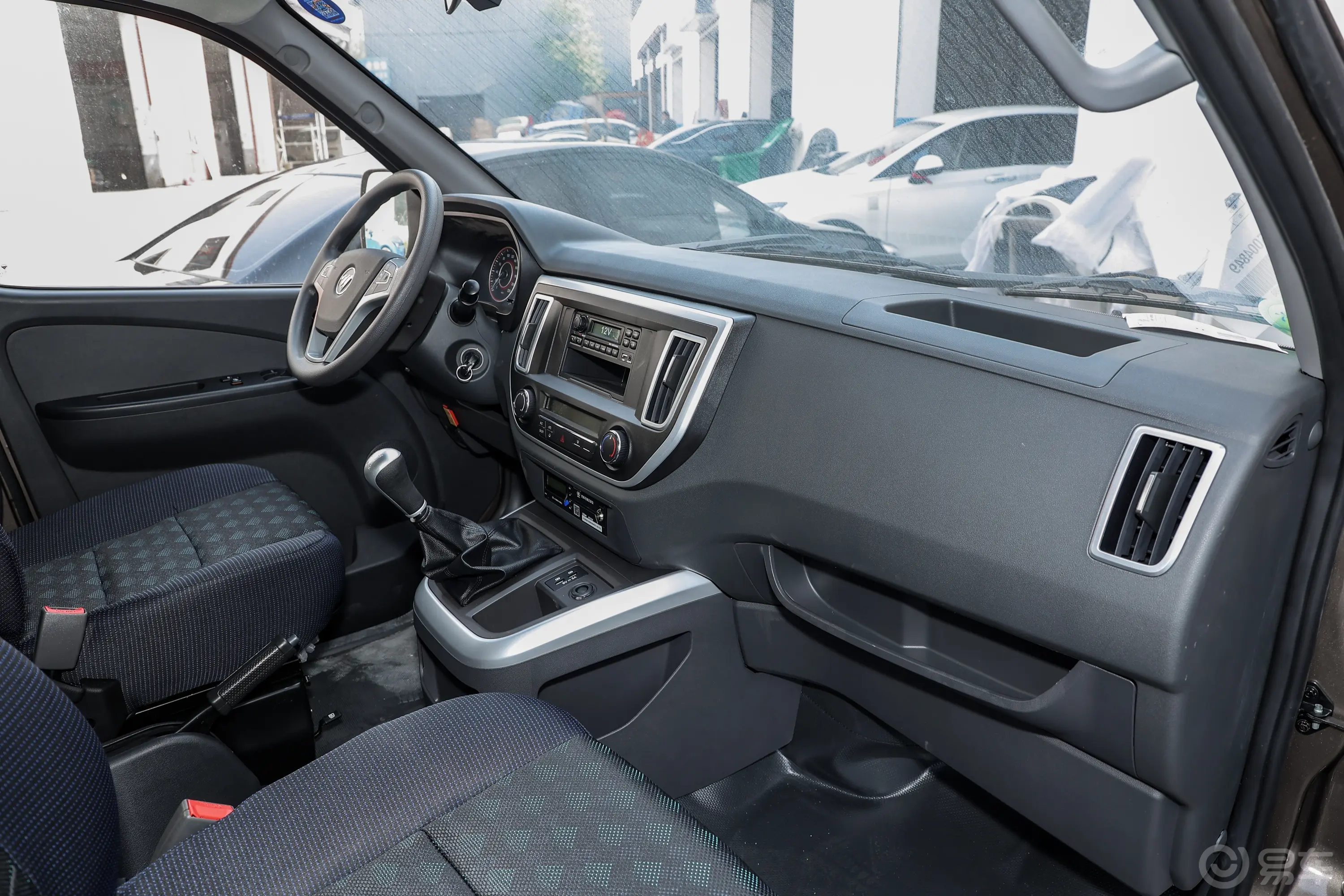 风景G5商运版  2.0L 明窗10座 汽油内饰全景副驾驶员方向