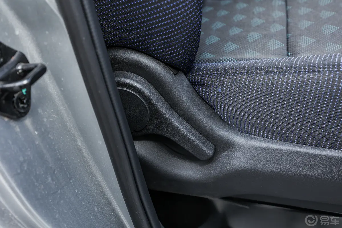 风景G5商旅版 2.0L 客车 7/9座 汽油副驾座椅调节