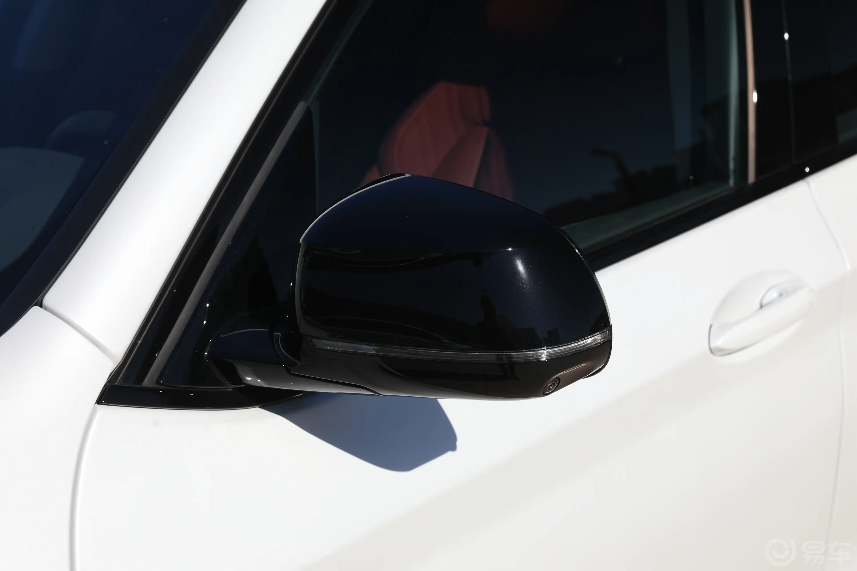 宝马iX3改款 535km 创领型主驾驶后视镜背面