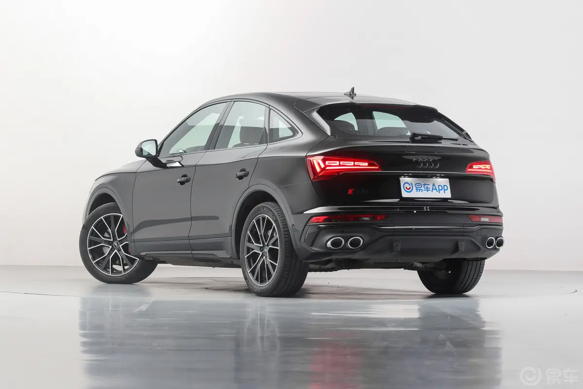 奥迪SQ5 Sportback3.0T quattro侧后45度车头向左水平