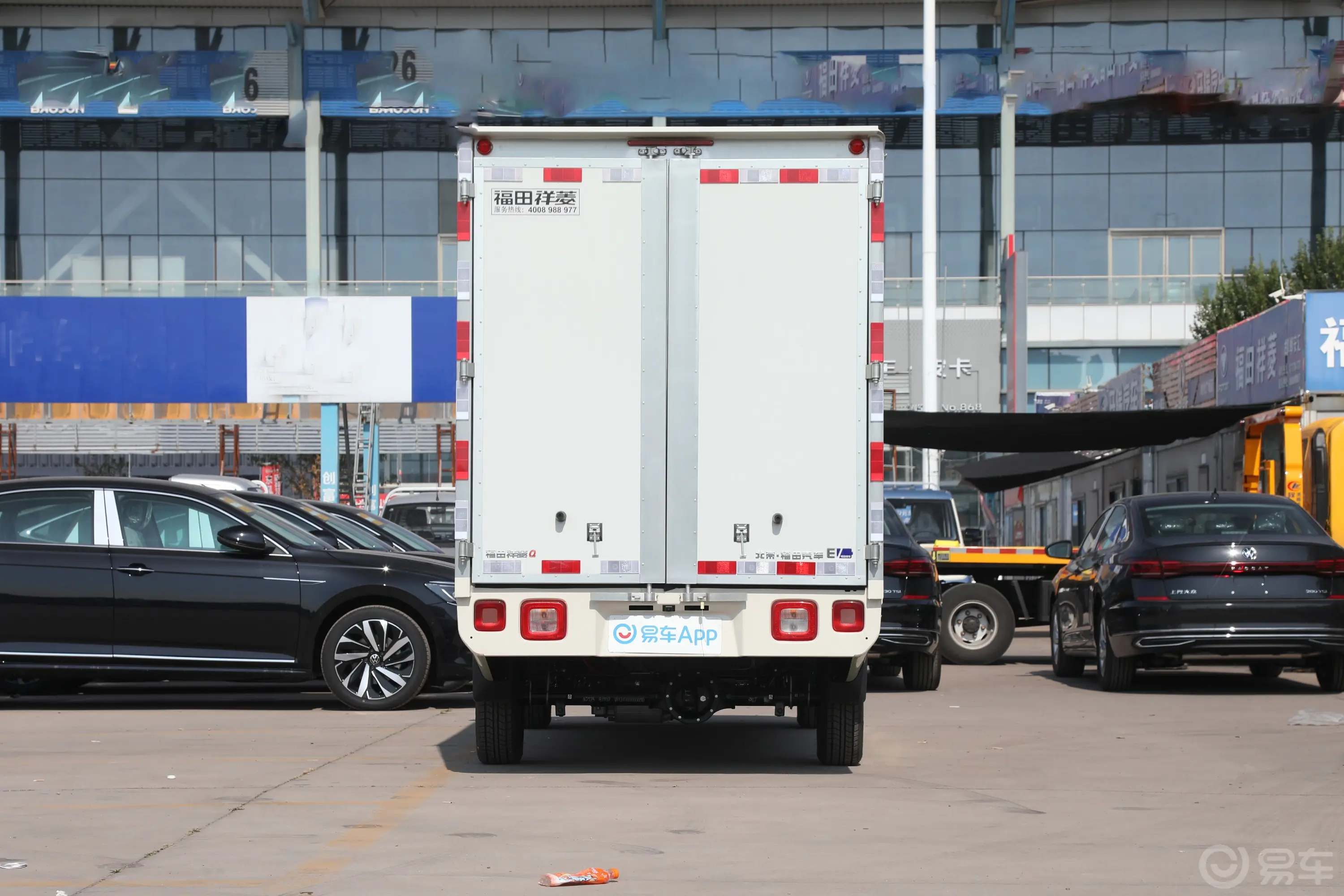 祥菱Q EV260km 单排3300轴距箱车正后水平