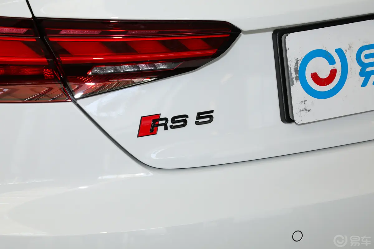 奥迪RS 52.9T Sportback 黑曜版外观细节