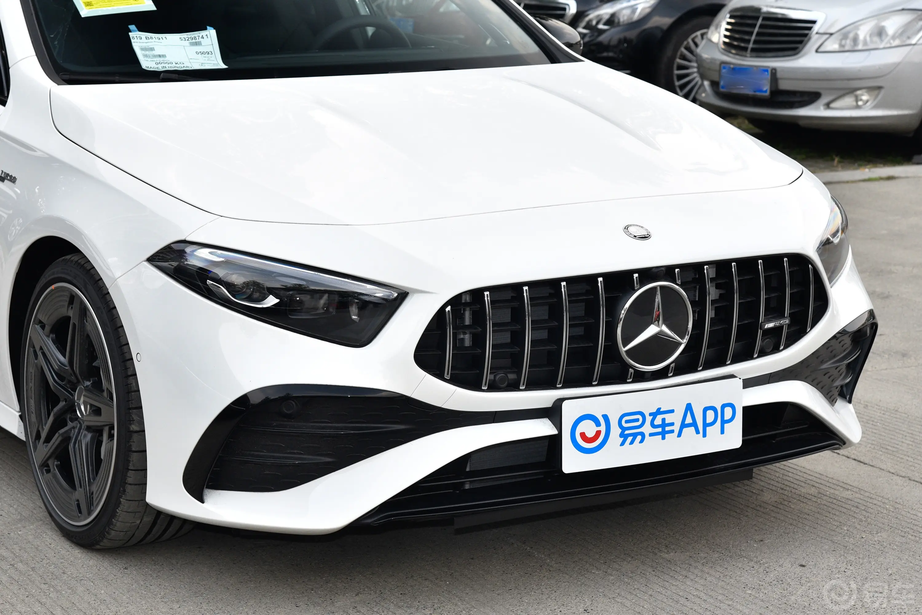 奔驰A级 AMG(进口)AMG A 35 4MATIC前格栅侧俯拍