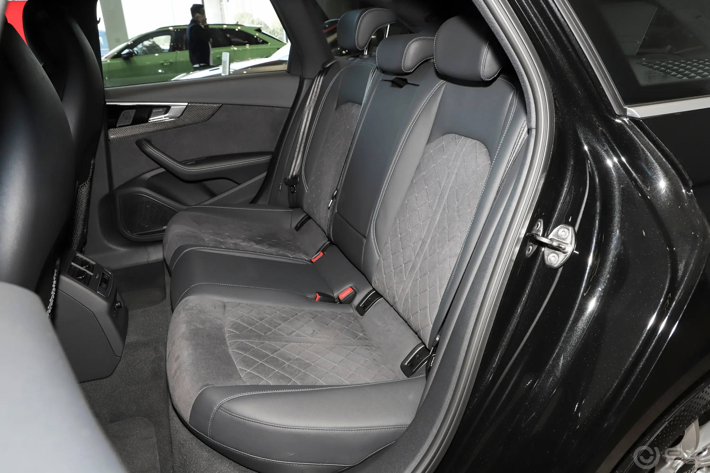 奥迪RS 42.9T Avant 常规版后排座椅