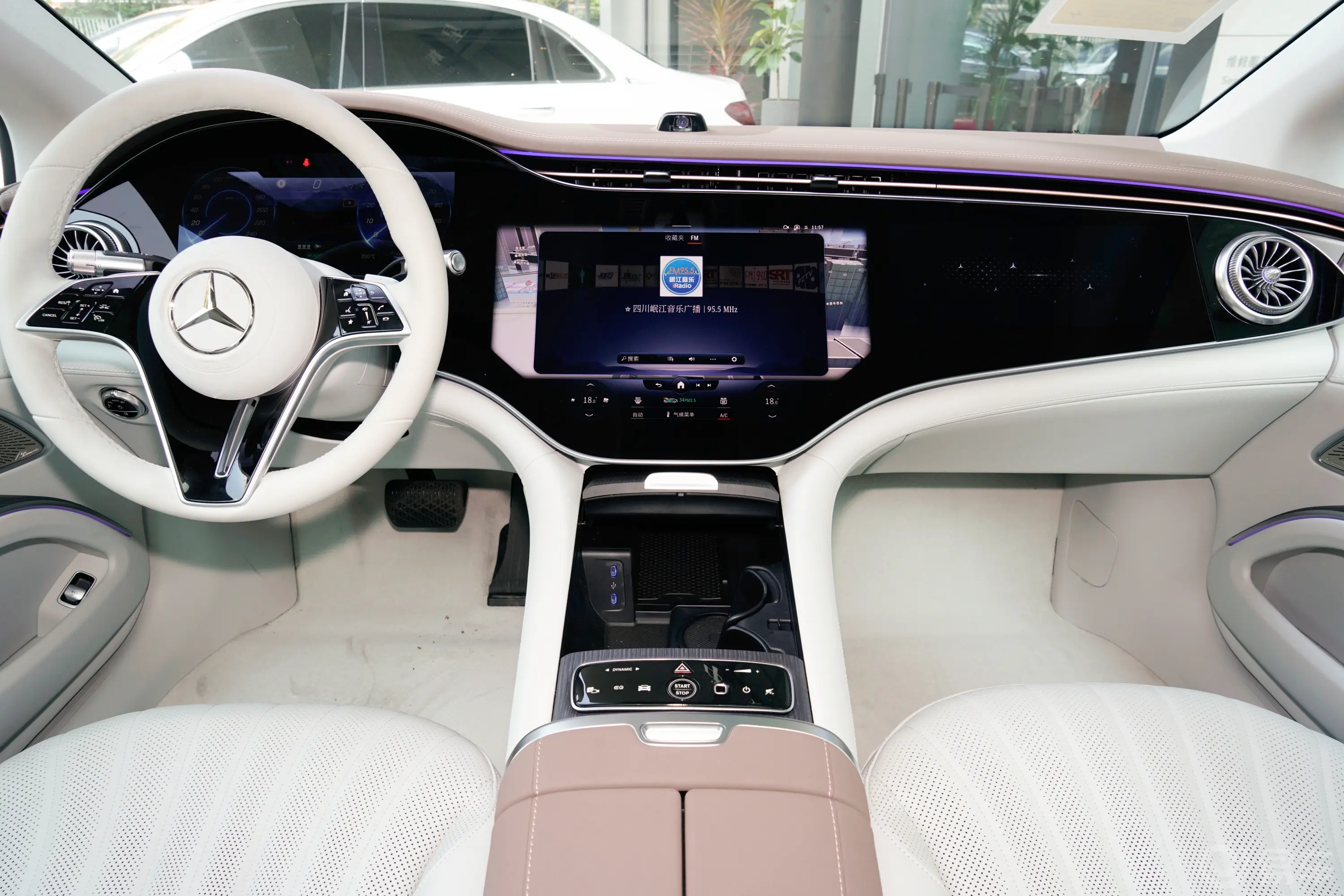 奔驰EQS450+ 豪华版中控台整体