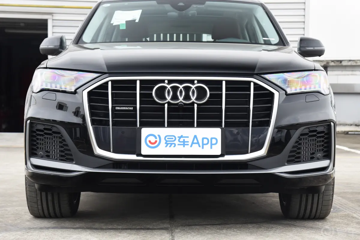 奥迪Q755 TFSI quattro S line运动型外观细节