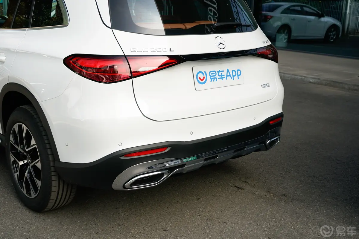 奔驰GLC改款  GLC 260 L 4MATIC 动感型 7座车后雷达