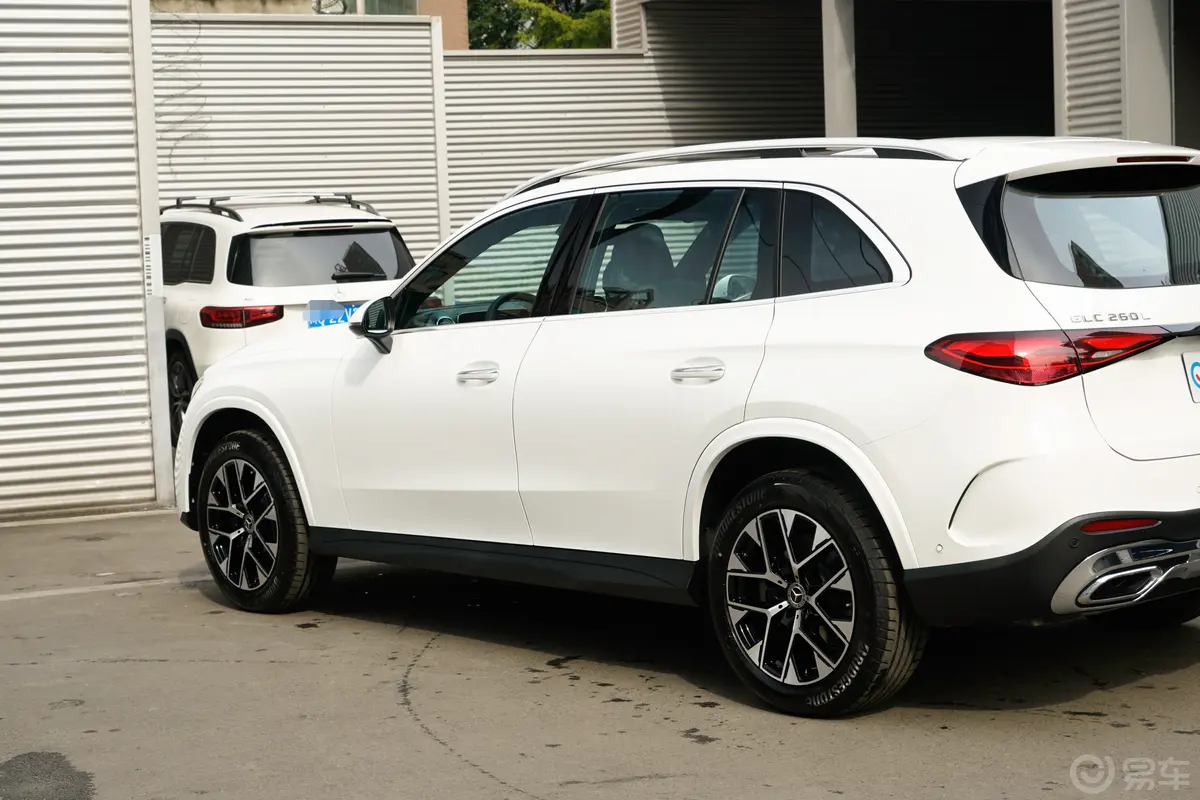 奔驰GLC改款 GLC 260 L 4MATIC 动感型 5座外观细节