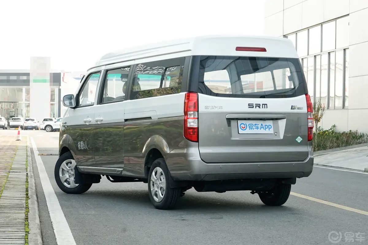 鑫源新海狮X30L 1.5L 客车基本版 6座 CNG侧后45度车头向左水平