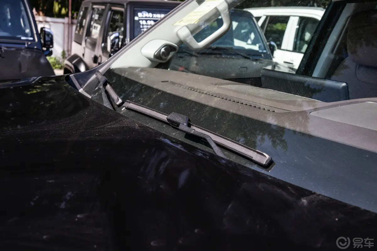 北京越野BJ602.0T 千里版 7座 柴油雨刷器