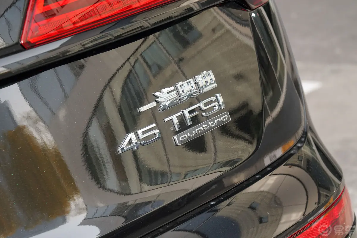 奥迪Q5L45 TFSI 豪华动感型外观细节