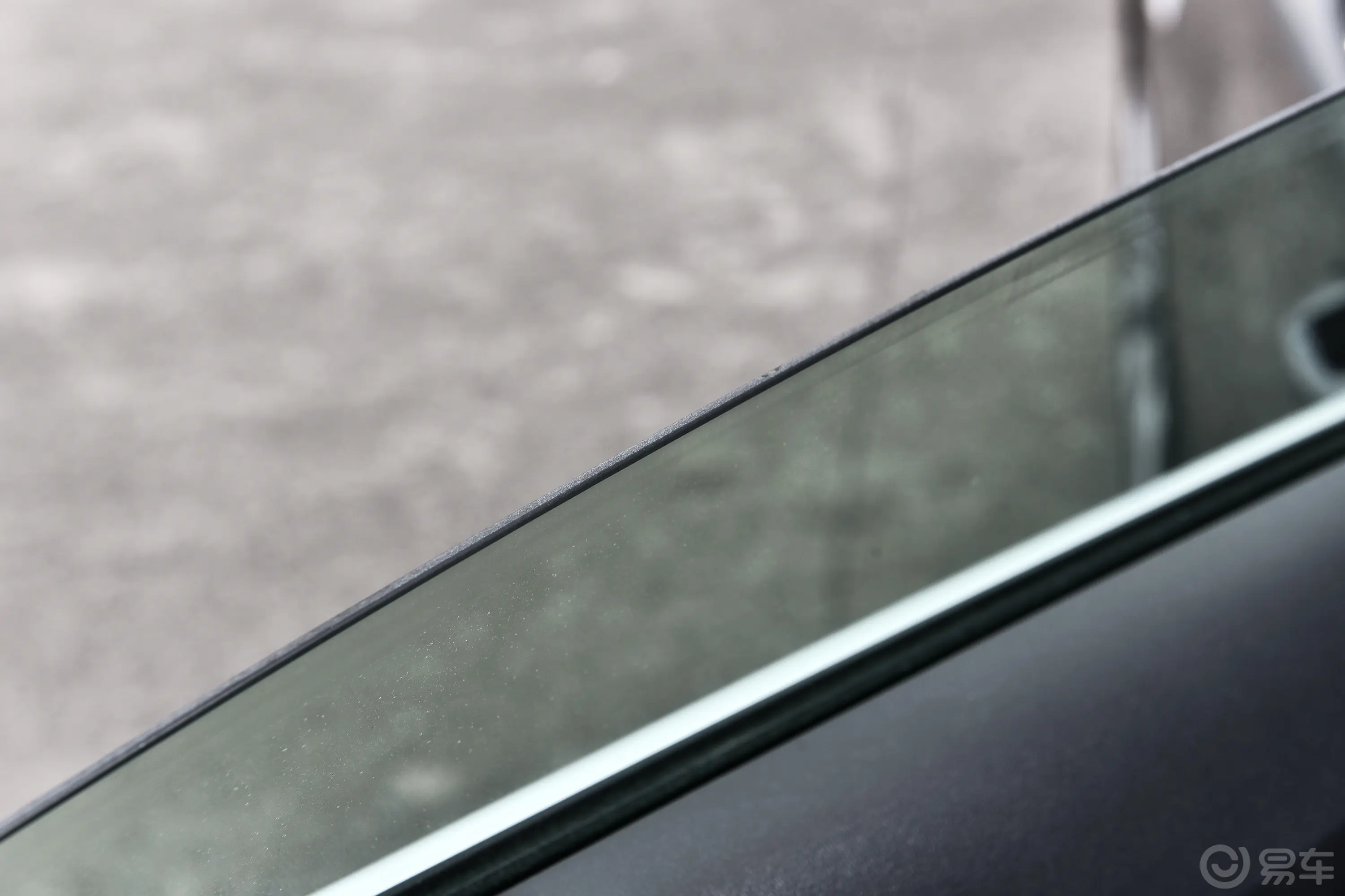 奥迪A3A3L Limousine 35 TFSI 时尚致雅型后排玻璃材质特写