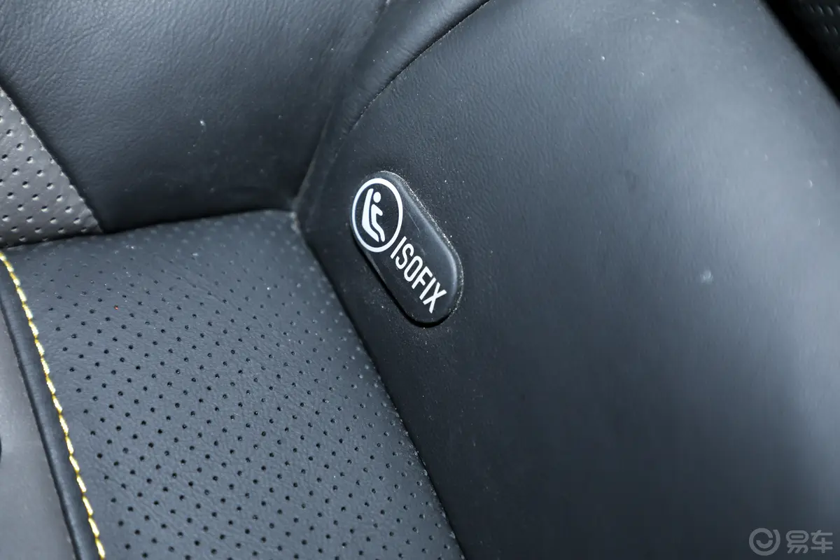 奔驰GT AMGAMG GT 50 4MATIC+ 四门跑车儿童座椅接口